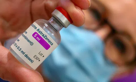 Nhiều nước ở châu âu tạm ngừng tiêm vắc xin Covid-19 của hãng AstraZeneca