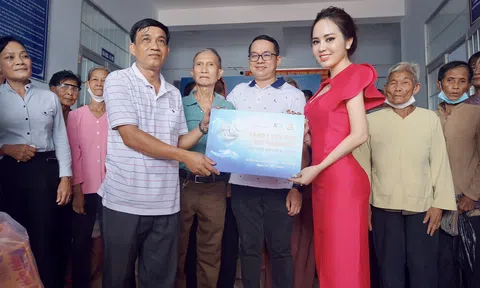 Á hậu Lê Thị Hồng Thắm tích cực làm từ thiện sau khi đạt giải ở Hoa hậu Doanh nhân Việt Nam Toàn cầu 2022